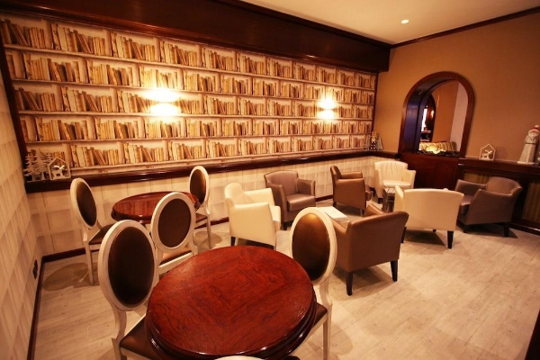 Hotel Pyrénées (Andorra la Vella)